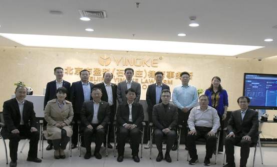 说明: 学院=盈科合影留念